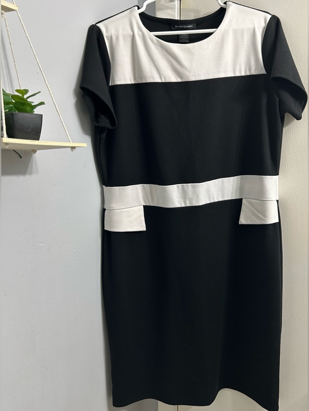 Ashley Stewart Black and White Sheath Dress- Size 14/16